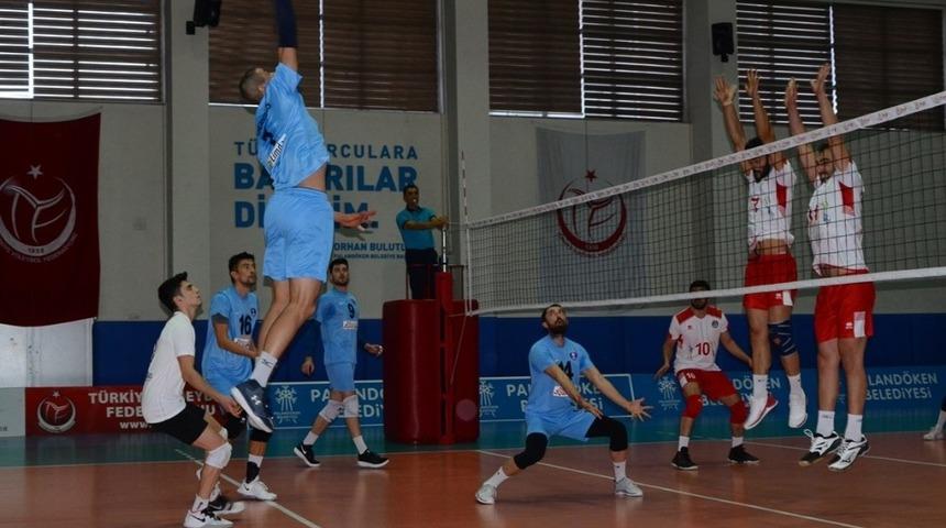 Paland&ouml;ken Belediyespor voleybol takımı 2&rsquo;de 2 yaptı
