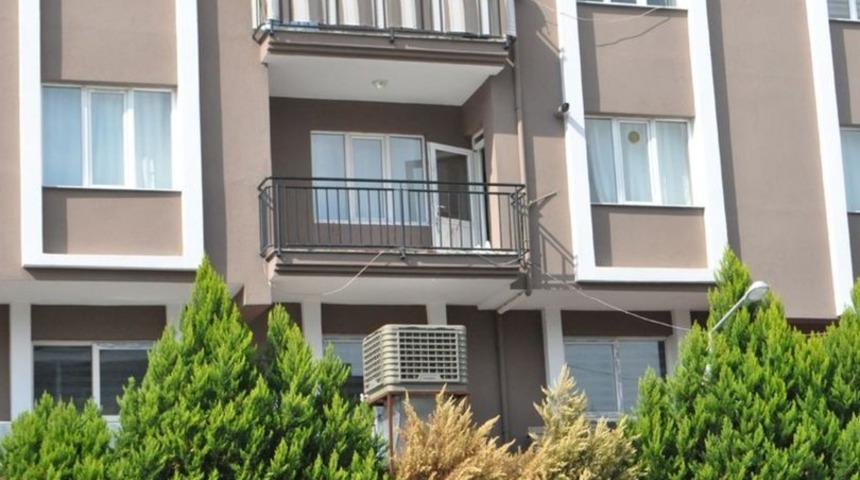 Denizli'de balkonda vahşet! Kan g&ouml;l&uuml;ne d&ouml;nd&uuml;