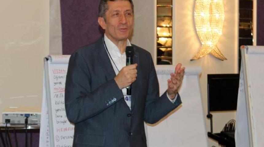 Milli Eğitim Bakanı Ziya Sel&ccedil;uk'tan sosyal medya uyarısı!