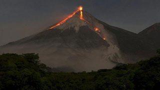 Korkulan oldu! Fuego Yanardağı yeniden faaliyete geçti!