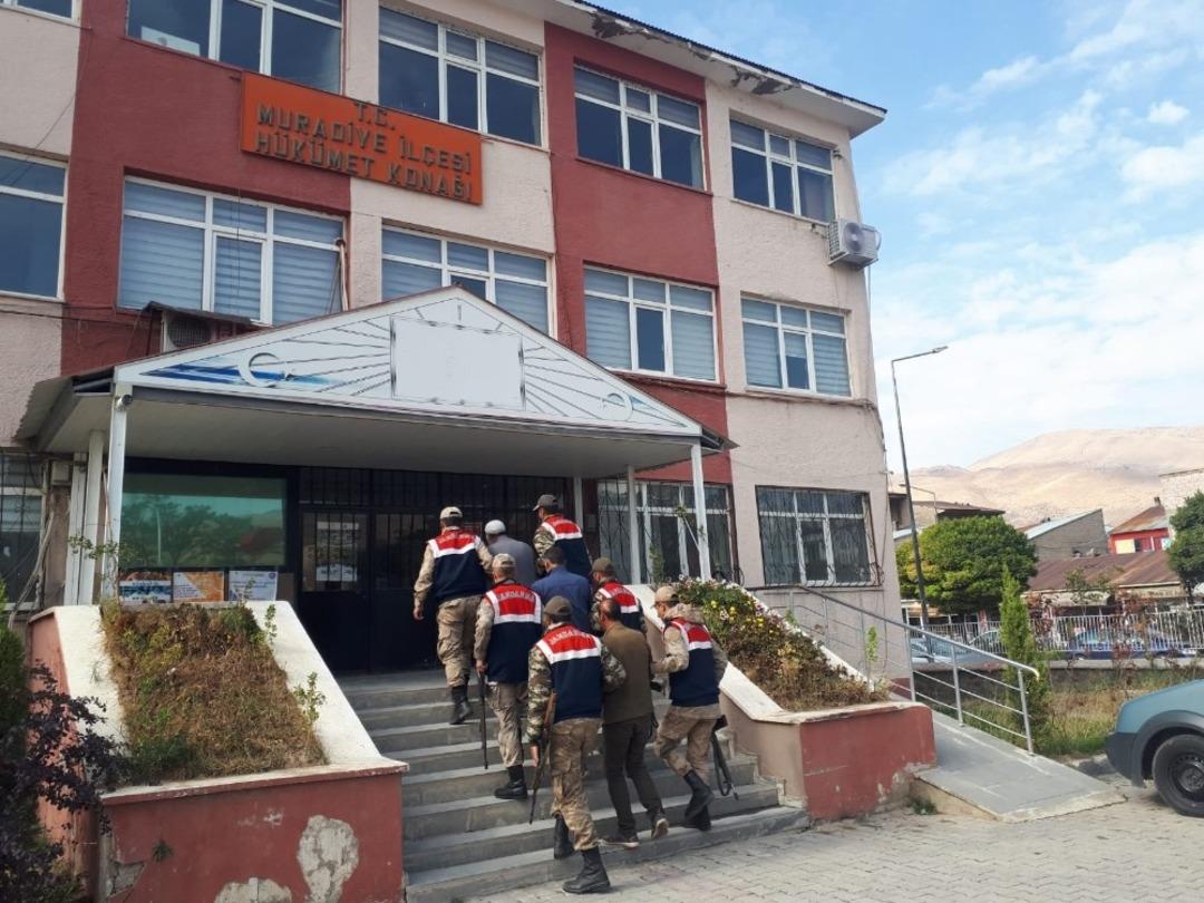 Jandarmadan şafak operasyonu