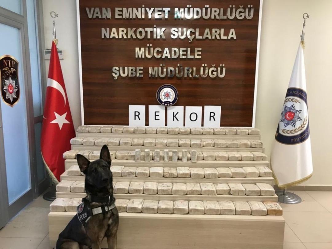 Van&rsquo;da 100 kilo eroin ele ge&ccedil;irildi