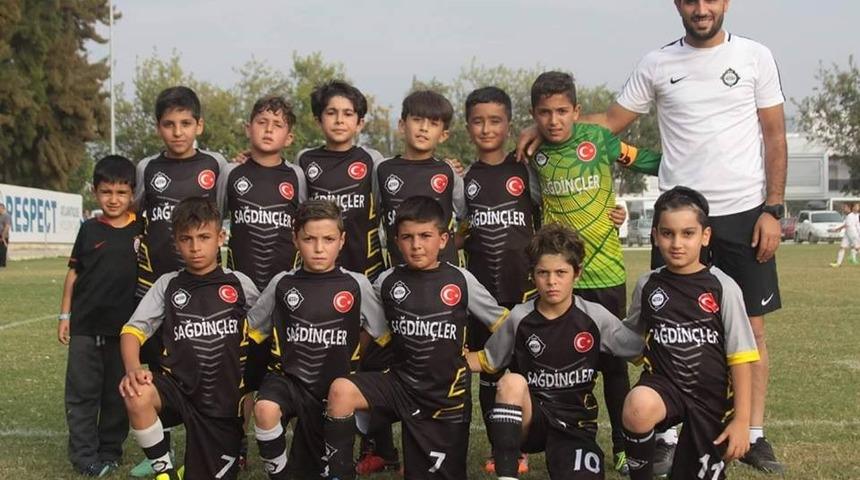 Van Altay Futbol Okulu finalde