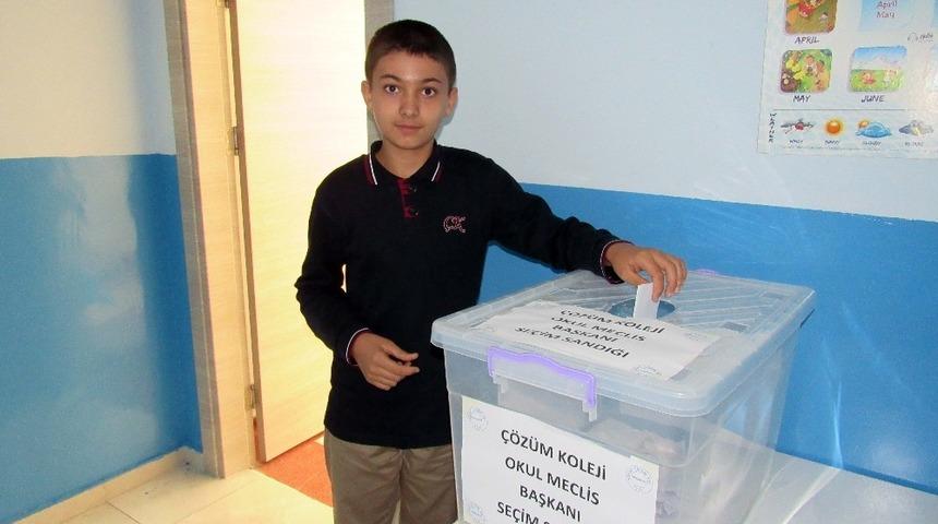 Yozgat &Ccedil;&ouml;z&uuml;m Koleji meclis başkanını se&ccedil;ti