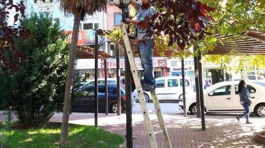 İzmit&rsquo;te aydınlatma sistemleri onarıldı