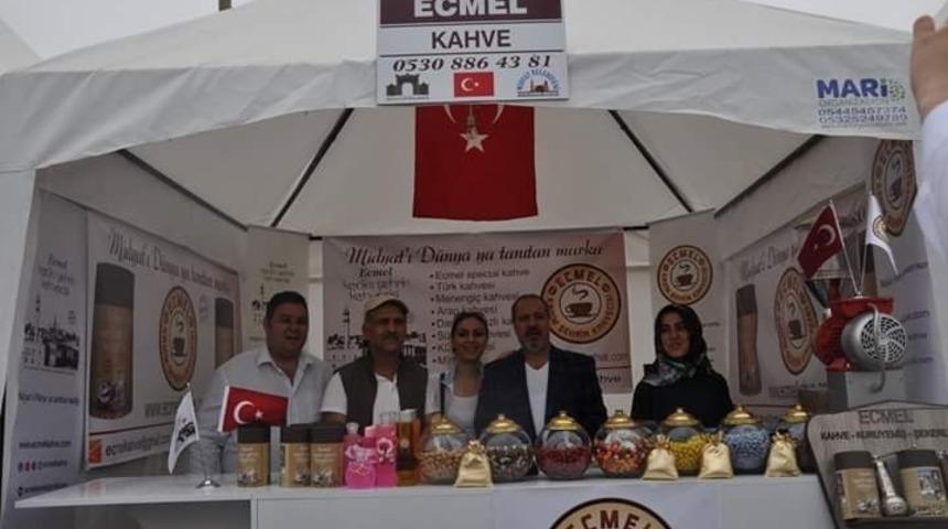 Festivale ok&ccedil;ular renk kattı