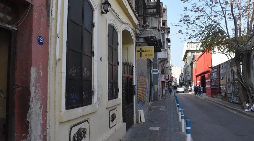 Diriliş Kilisesi'ndeki ayinde Brunson i&ccedil;in dua