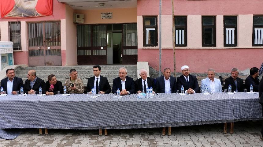 Depremde zarar g&ouml;ren cami yeniden yapıldı