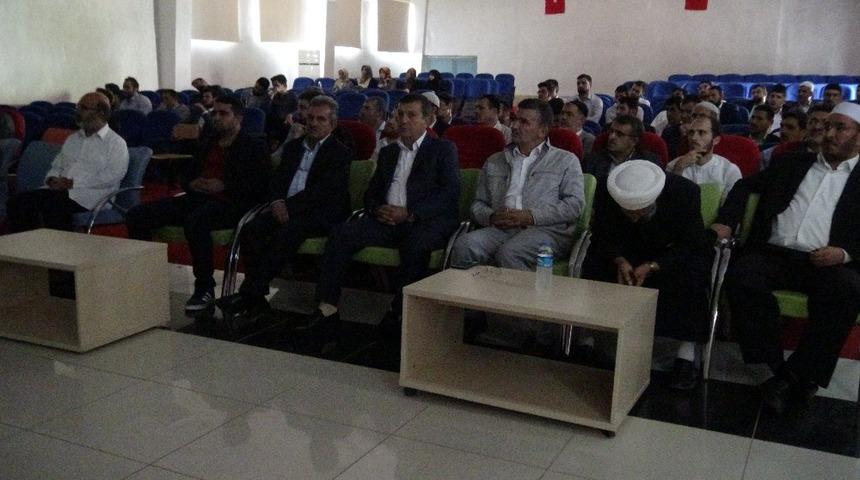 Gerc&uuml;ş&rsquo;te din g&ouml;n&uuml;ll&uuml;lerine konferans verildi
