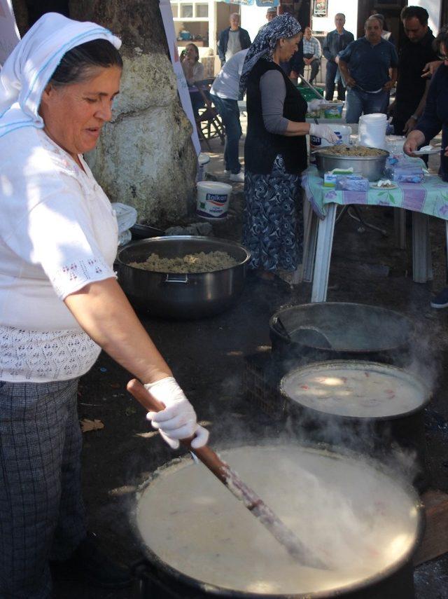 Tarihi meydanda tarhana kazanları kaynadı