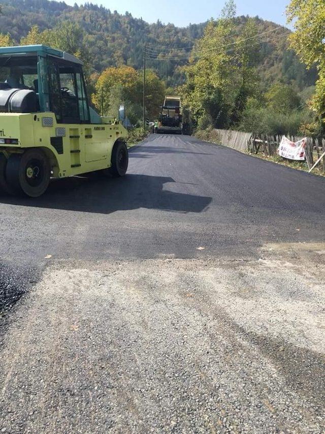 Pınarbaşı’nda sıcak asfalt çalışmaları başladı