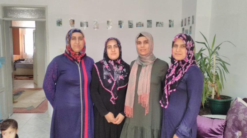 İki &uuml;niversite mezunu kadın muhtar adayı