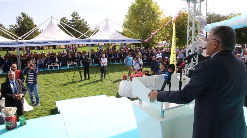 Gilaburu ve Ceviz Festivaline b&uuml;y&uuml;k ilgi g&ouml;sterildi