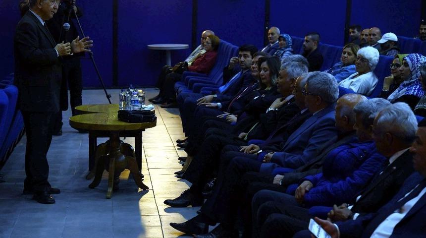 Isparta Belediyesi&rsquo;nden 2 konferans birden