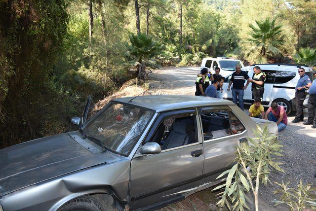 17 yaşındaki sürücü, polislerden kaçarken ortalığı birbirine kattı