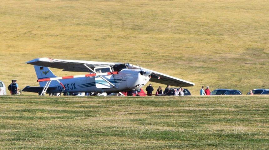 Almanya'da kalabalığın üzerine uçak düştü: Ölü ve yaralılar var!