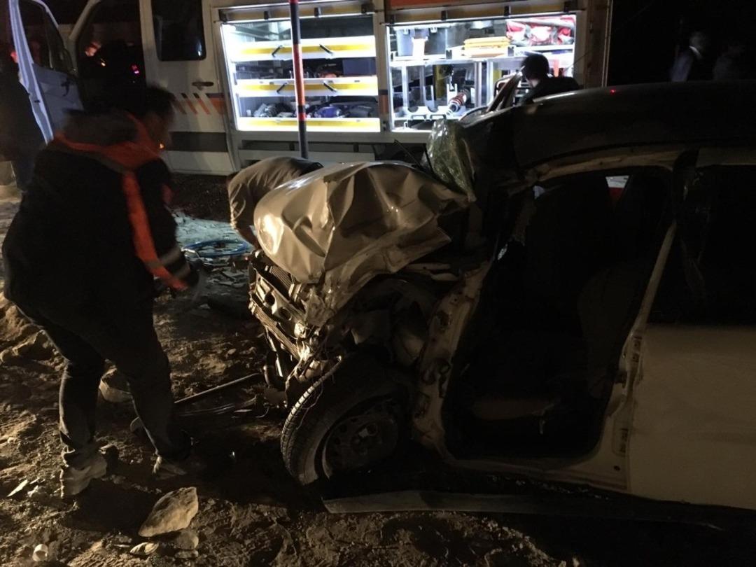 Muş&rsquo;ta trafik kazası: 2 &ouml;l&uuml;, 4 yaralı