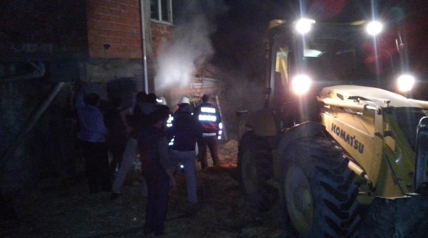 Yangında saman balyaları tutuştu