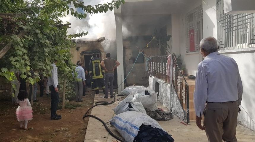 Odunlukta yangın &ccedil;ıktı