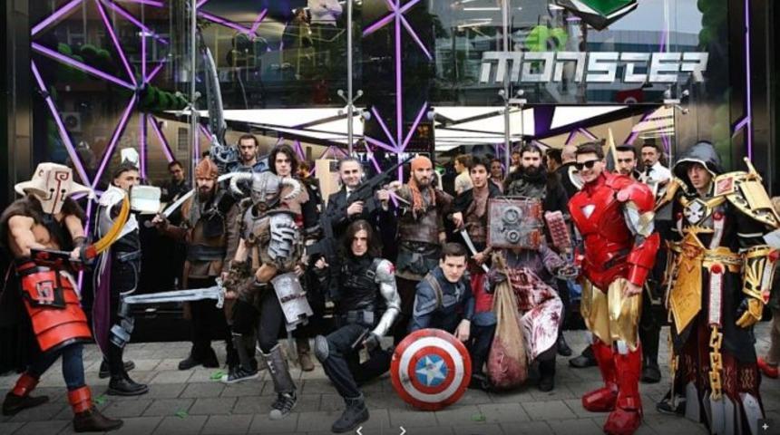 Monster Notebook&rsquo;tan dev a&ccedil;ılış