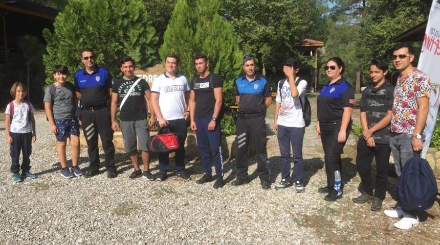 Antalya polisinden &ouml;ğrencilere rafting