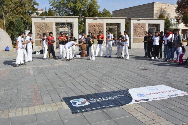 Cumhuriyet Meydanında Brezilya savunma sanatı görenleri şaşırttı