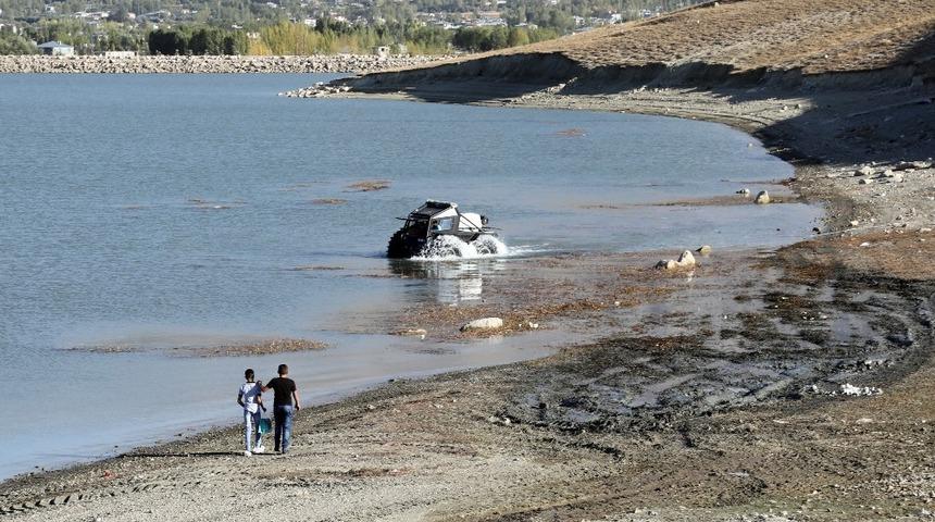 Van&rsquo;da 21 bin 750 litre ila&ccedil; kullanıldı