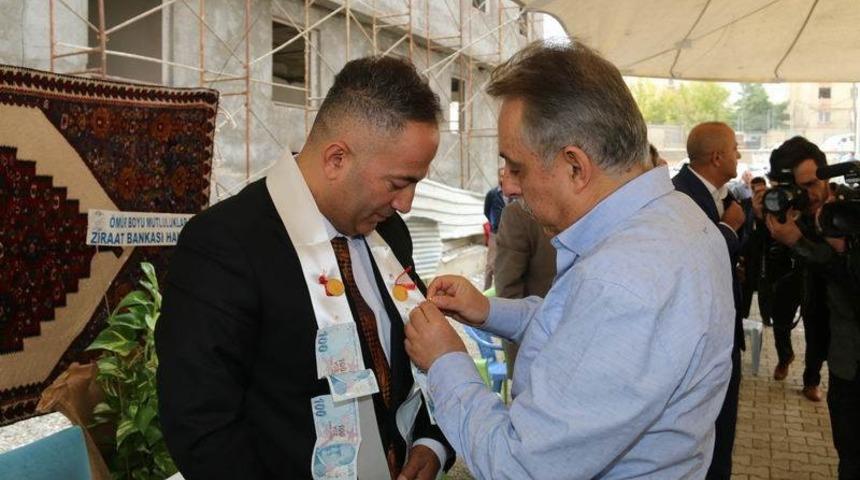 Vali Toprak, G&uuml;ldal ailesinin d&uuml;ğ&uuml;n t&ouml;renine katıldı