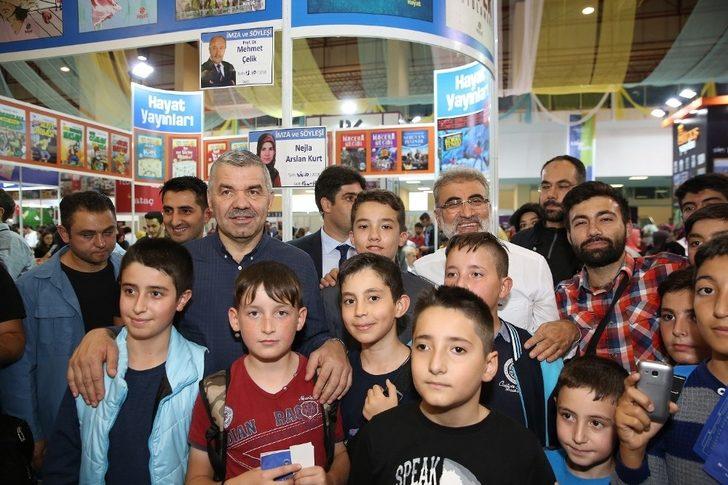 Kitap Fuarı’na iki günde 150 bin ziyaretçi G3