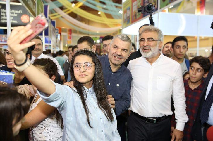 Kitap Fuarı’na iki günde 150 bin ziyaretçi G4