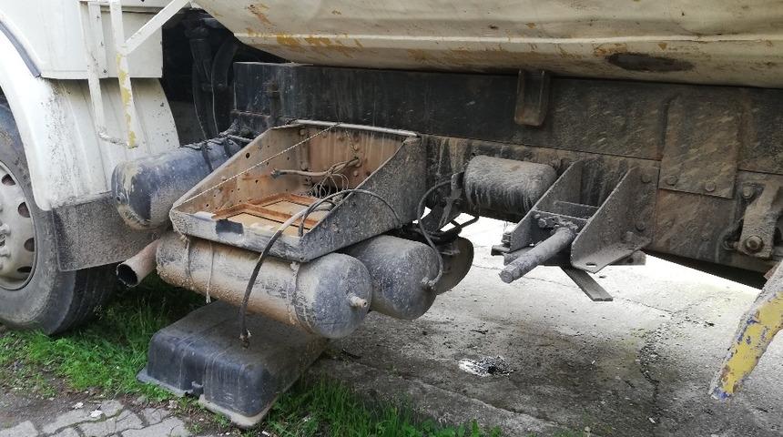 Park halindeki 3 hafriyat kamyonunun ak&uuml;leri &ccedil;alındı