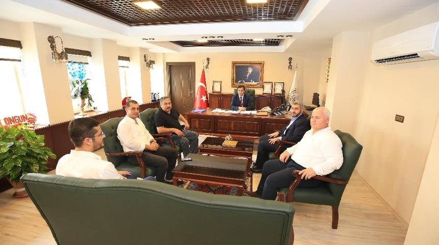 &Ccedil;alışkan: "Teknolojik ara&ccedil;ları ellerinden d&uuml;ş&uuml;rmeyen gen&ccedil;ler yararlı işlere y&ouml;nlendirilmeli"