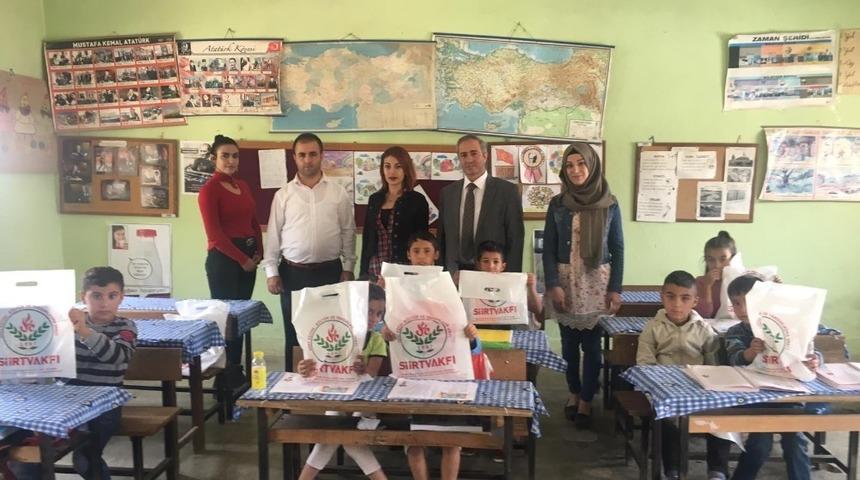 &Ouml;ğrencilere kırtasiye desteği