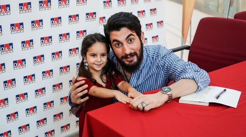 Yusuf Efe Göçer, okurlarıyla buluştu