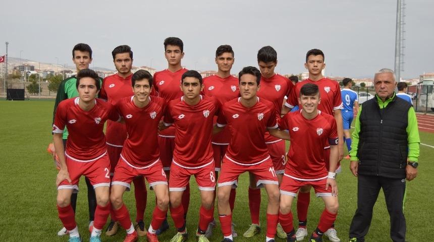 G&ouml;lbaşı Belediye Spor d&ouml;rt d&ouml;rtl&uuml;k