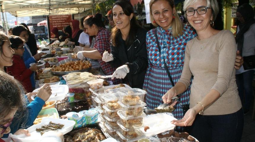 Devrekliler Fatih İlkokuluna kermes katkısında buluştu