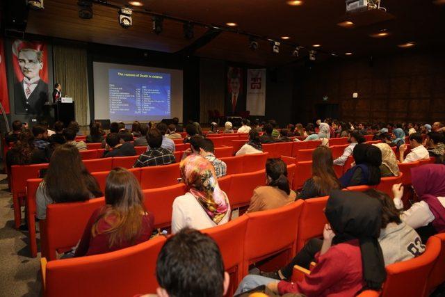 AGÜ’de “Çocukluk Çağı Kanserleri ve Güncel Yaklaşımlar” Konferansı