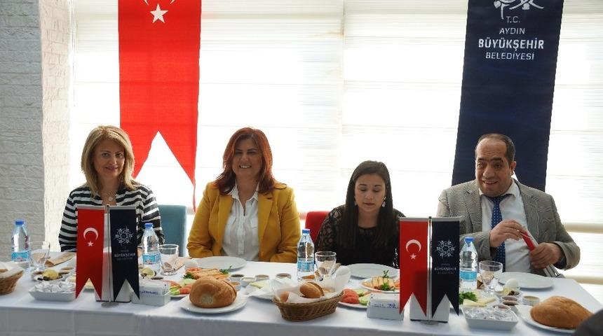 &Ccedil;er&ccedil;ioğlu, g&ouml;rme engelliler ile kahvaltıda buluştu