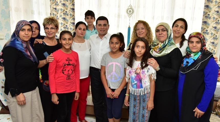 T&uuml;t&uuml;nc&uuml;, kadınların g&uuml;n&uuml;ne katıldı