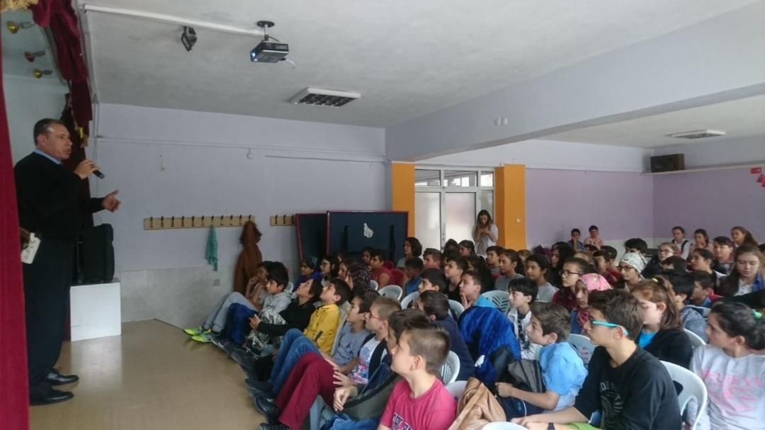 &Ccedil;ocuklara trafik bilinci aşılanıyor