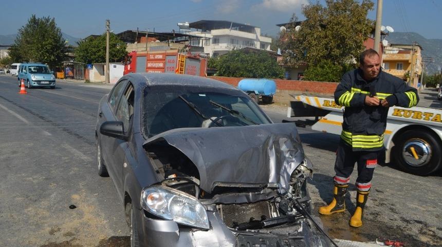S&ouml;ke&rsquo;de kaza; 3 yaralı
