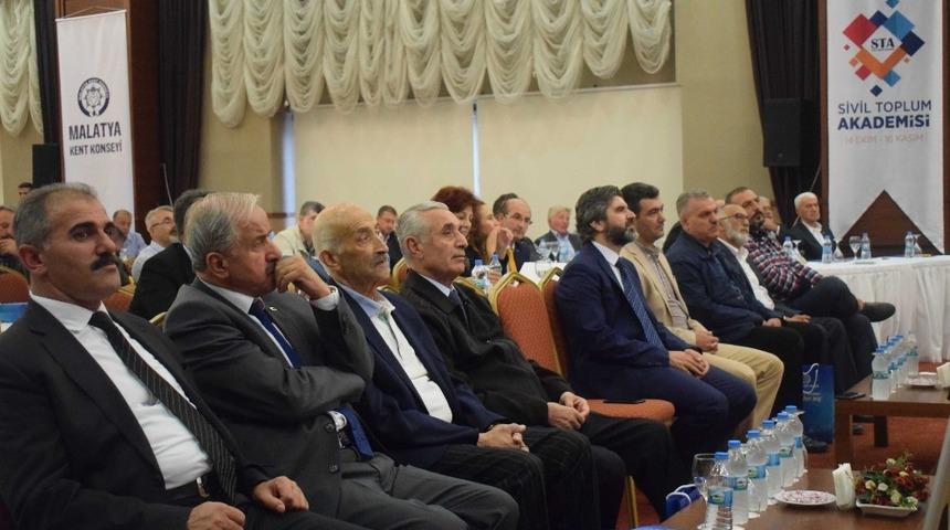 Sivil tolum kuruluşlarının tarih&ccedil;esi ve işlevleri ele alındı