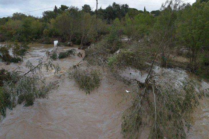 Fransa'da şiddetli yağış can aldı  G4