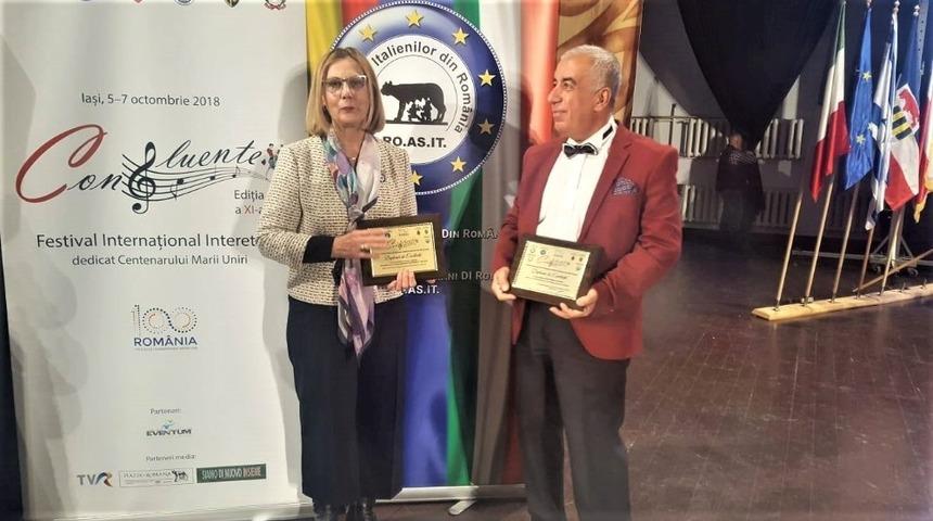 Koro Şefi T&uuml;rkoğlu, turizm el&ccedil;isi gibi &ccedil;alışıyor