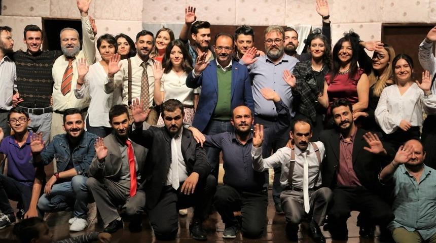 Uşak Belediyesi Şehir Tiyatrosu Adana yolcusu