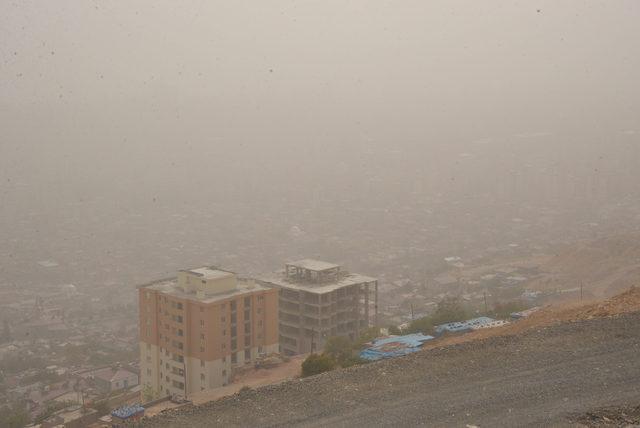 Kahramanmaraş ı toz bulutu sardı 3