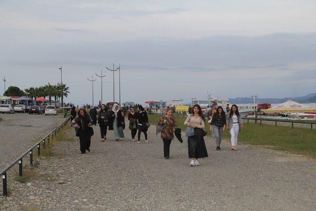 Başkaleli kadınlar için Karadeniz-Batum gezisi