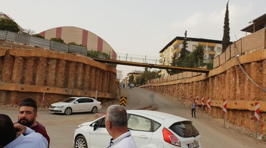 Esnaftan durdurulan alt ge&ccedil;it &ccedil;alışmalarına tepki