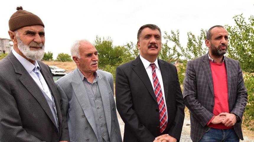 Hatunsuyu Mahallesi&rsquo;nde 70 kilometrelik asfalt yol yapıldı