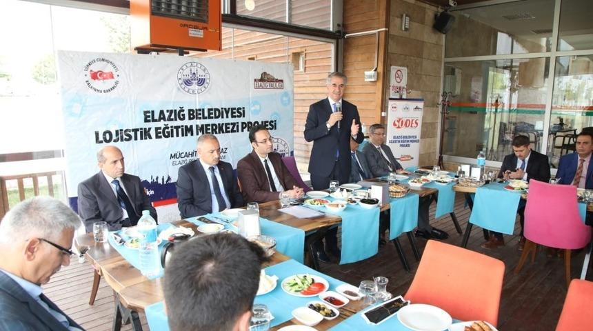 Lojistik eğitim alan 24 kursiyere sertifika verildi